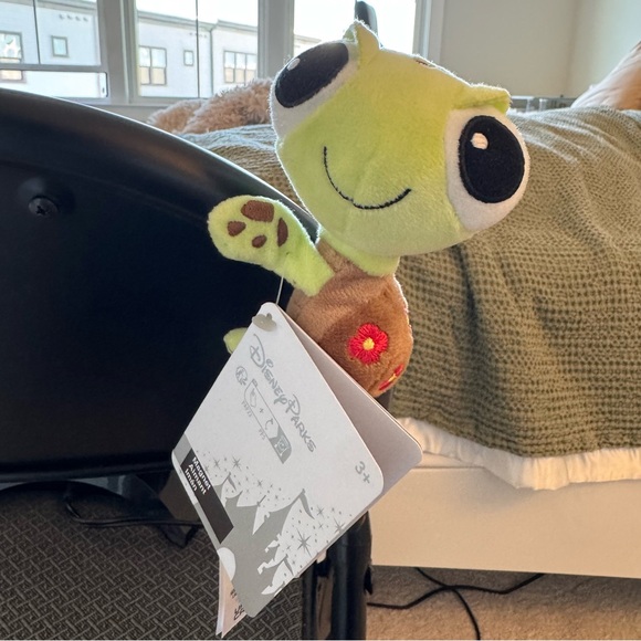 Disney Parks Squirt Baby Turtle From Finding Nemo Magnet Plush Stuffed Animal - Picture 4 of 11